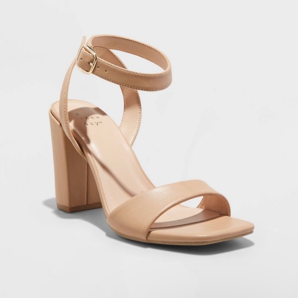 NWT A new day heels